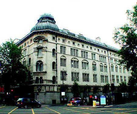 伦敦艺术大学圣马丁学院学费多少？