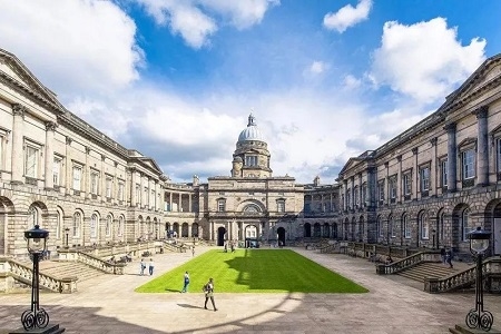 爱丁堡大学研究生一年的学费是多少？