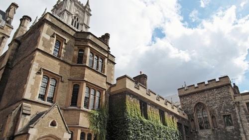 <em><em>格林</em><em>威治</em></em><em>大学</em>新加坡分校