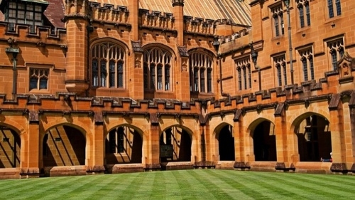 美国留学之<em>圣</em><em>爱<em>德华</em></em>大学奖学金