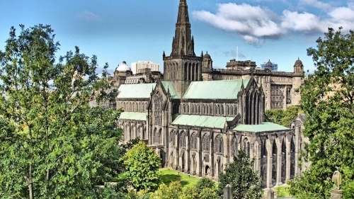 HND<em>布<em>拉德</em></em><em>福德</em><em>大学</em>