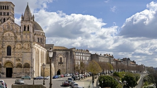 韩国<em>清州</em><em>大学</em>和庆熙<em>大学</em>哪个好点