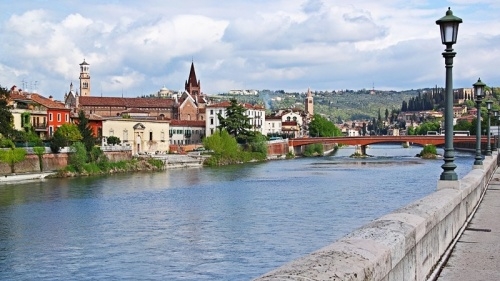 留学生拿签证要多久