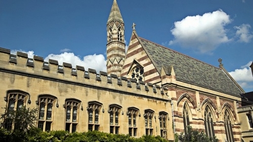 英国伦敦中央圣马丁学院留学一年费用是多少？