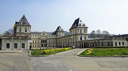 <em>歌德</em><em>学院</em>