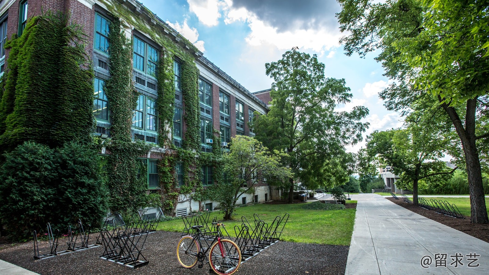 英国金斯顿大学申请条件是什么