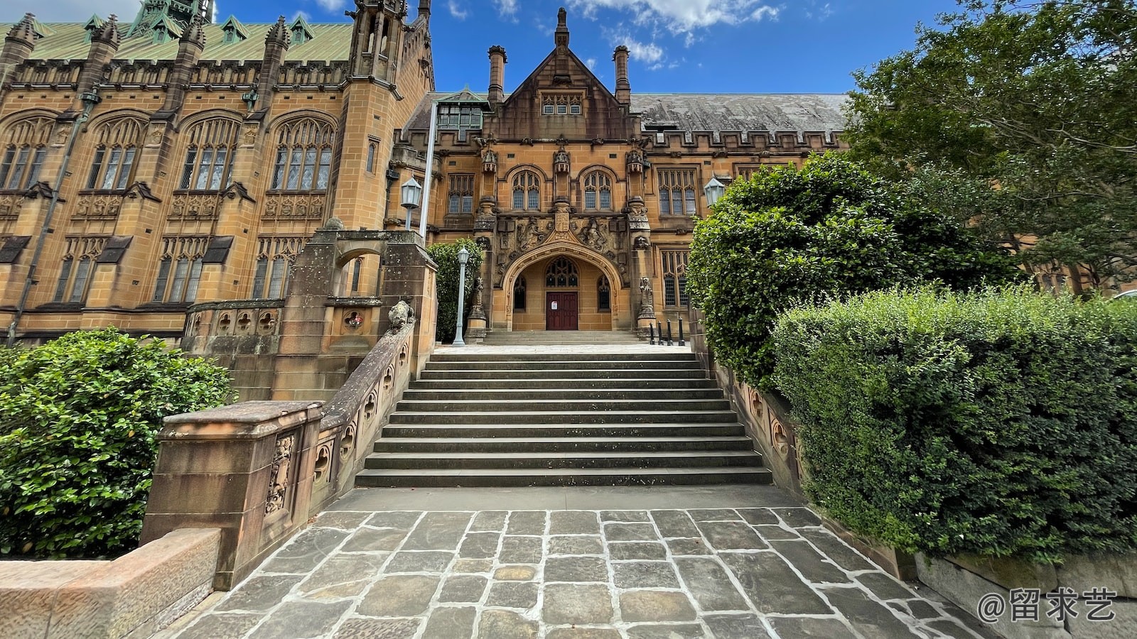 斯旺西大学和赫尔大学哪个好