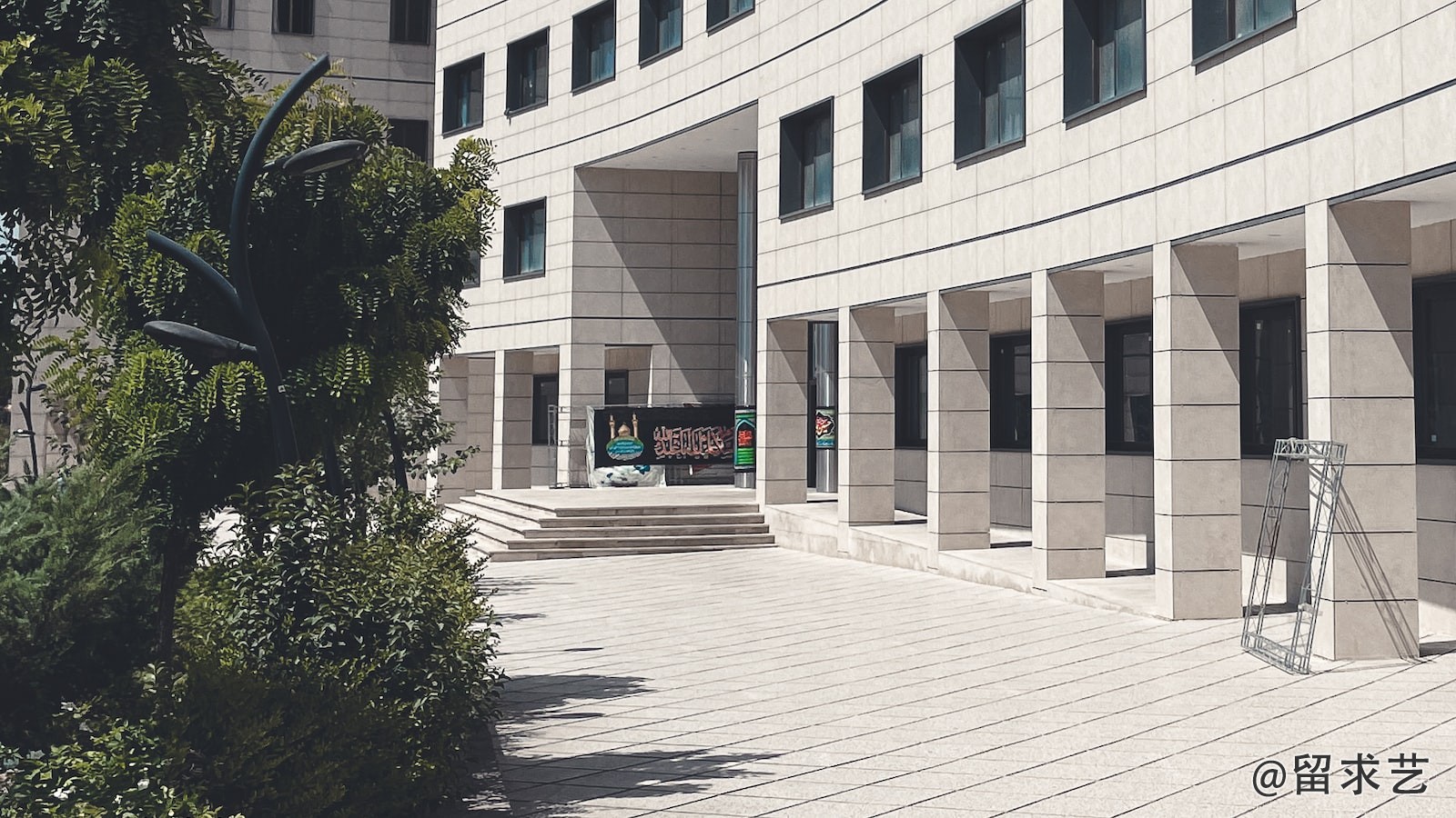 去哪个国家留学，毕业后最容易留下来