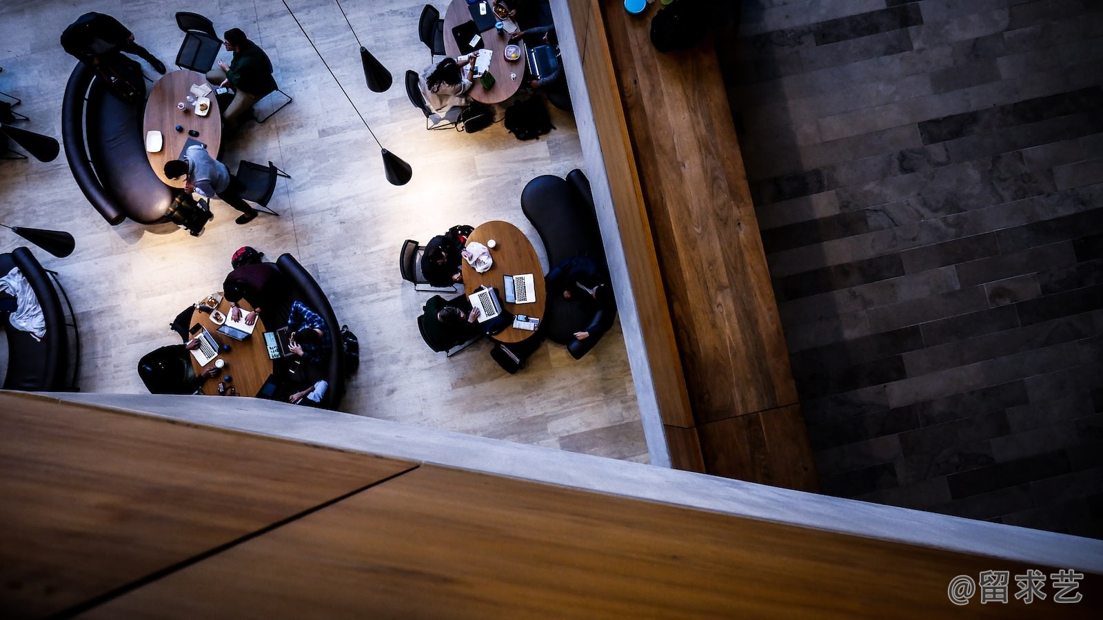 中介跑路法院怎么判