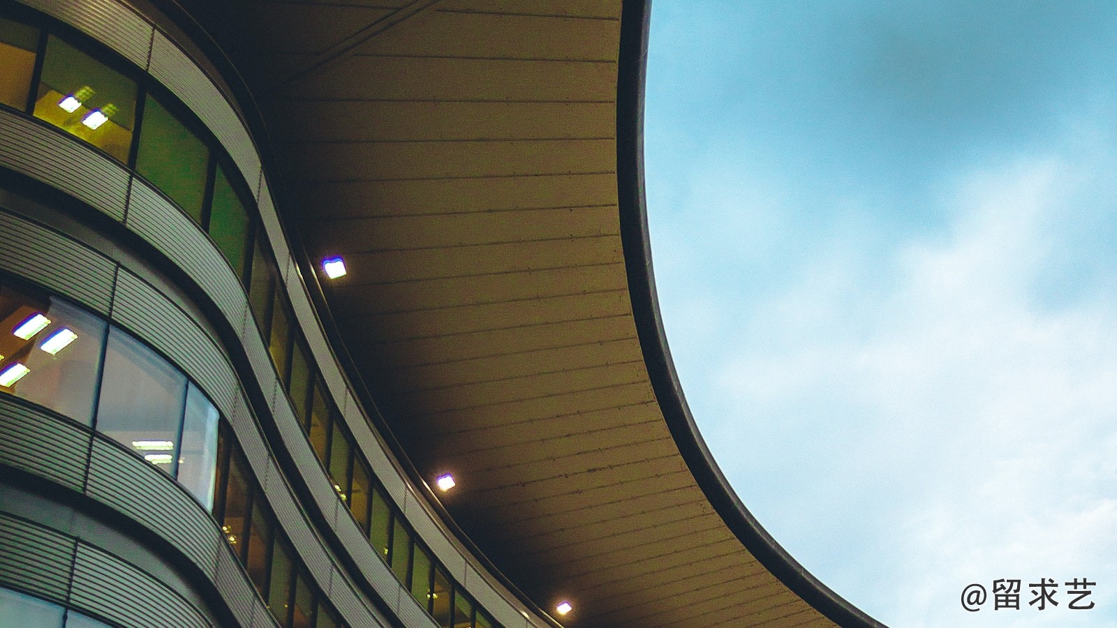 加州一年生活费多少