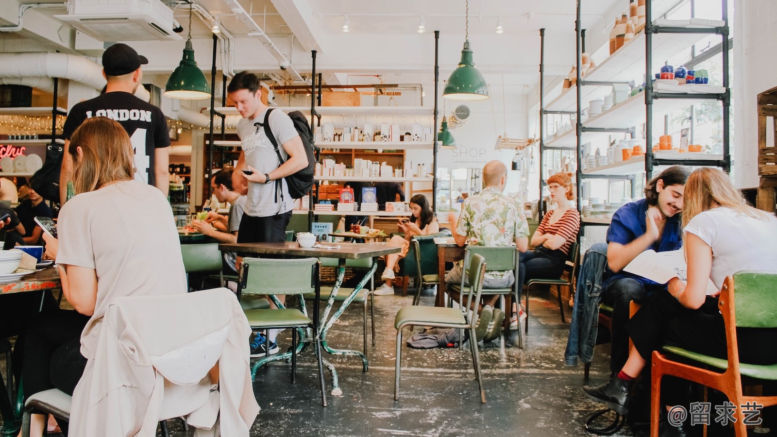 新秀丽21寸拉杆箱能上飞机吗