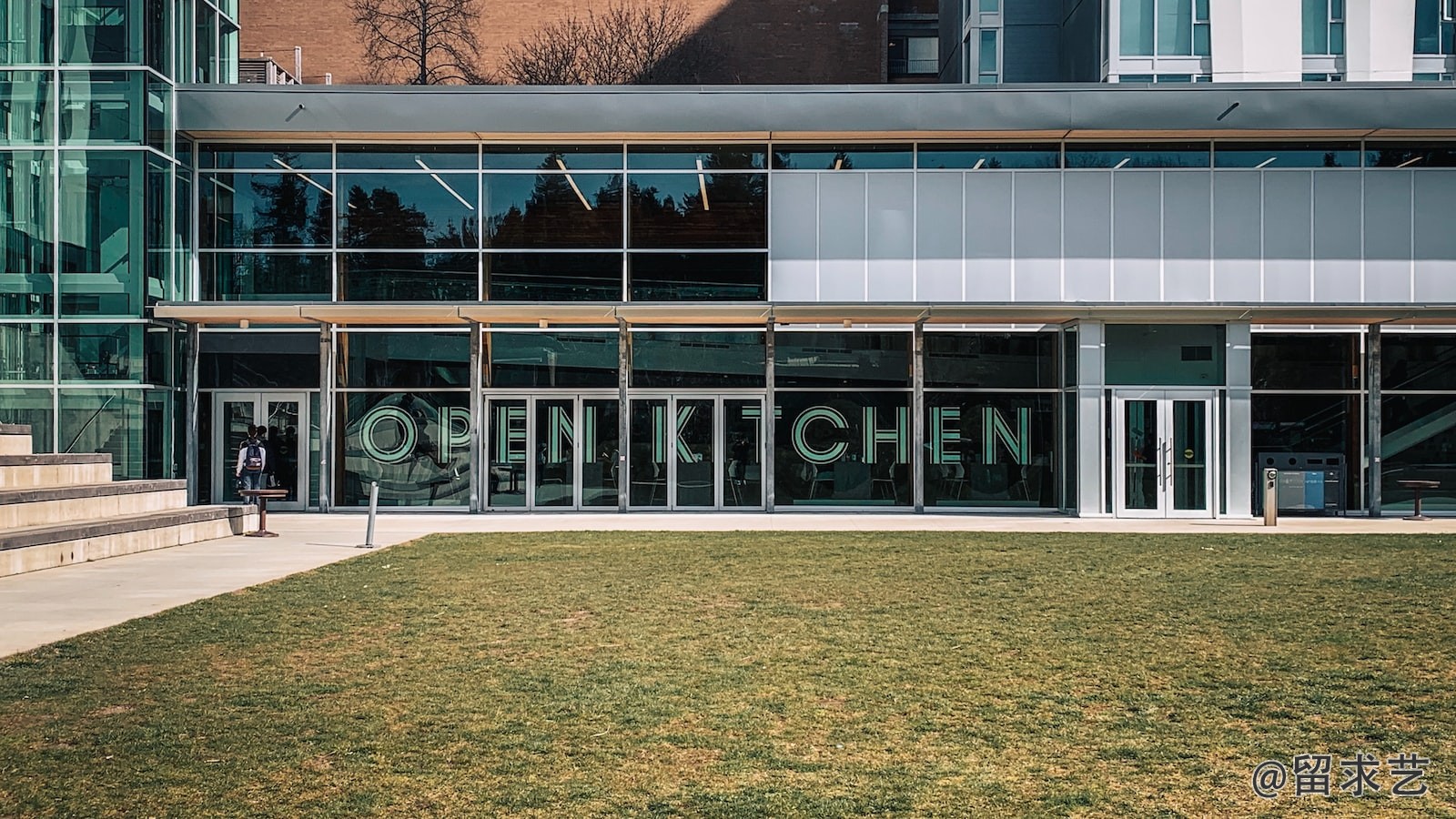 中光学集团招网络工程专业吗