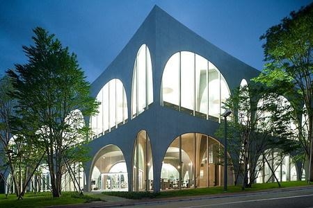 日本多摩美术大学研究生一年多少费用？