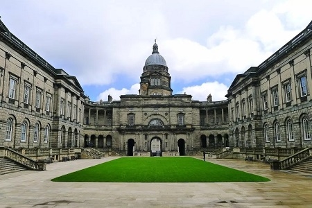 英国爱丁堡大学怎么样_学费