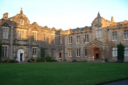 英国圣安德鲁斯大学世界排名情况如何？