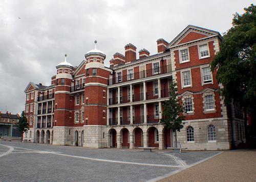 英国艺术留学费用