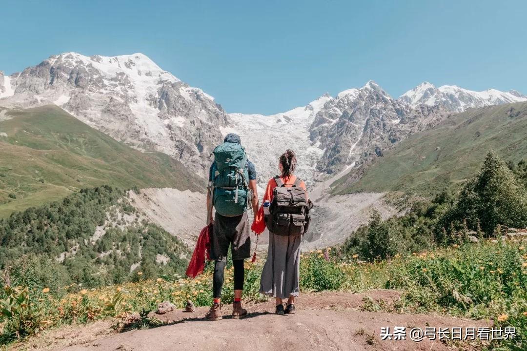 十万块钱可以旅游多久,旅行300天两人花费10元详情分享(图1)