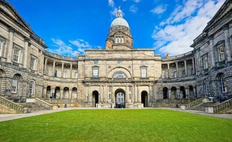 出国留学最赚钱的专业是什么,英国最受雇主青睐大学及专业介绍(图9)