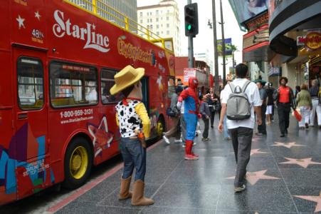 1487505547549781.jpg 律师为美无证移民支招:出门勿带护照,避乘长巴