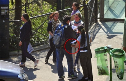 国外小偷忒疯狂,母鸭都上阵不服真不行！