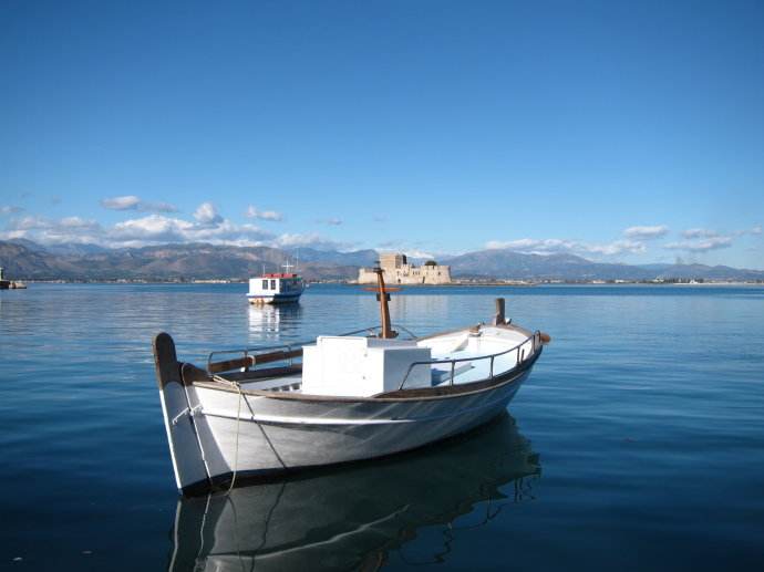 仅2个月全家一步获永居， “身份+国际教育”做多赢父母