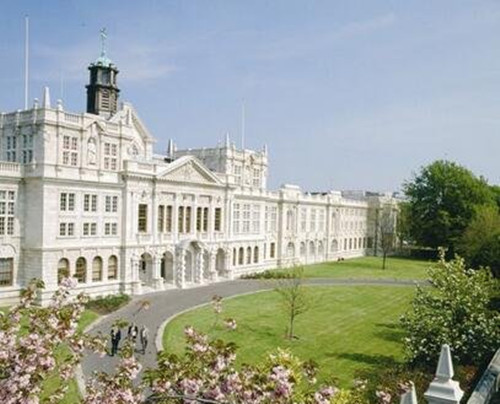幸福感最强的英国大学排行，绝对让你乐而忘返