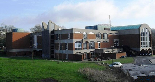 幸福感最强的英国大学排行，绝对让你乐而忘返