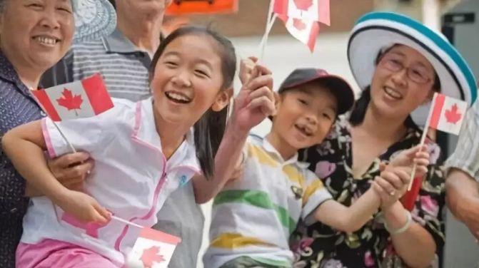 移民部长宣布：父母团聚名额增加7000个！抽签结果马上发出！