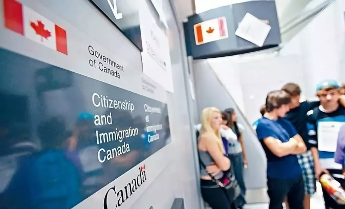 移民部长宣布：父母团聚名额增加7000个！抽签结果马上发出！