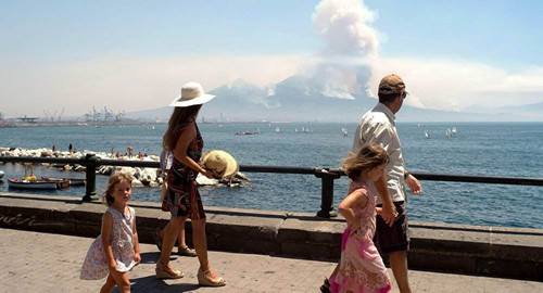 意大利多地迎来持续高温天气 热那亚3天9人死亡 意大利多地迎来持续高温天气 热那亚3天9人死亡