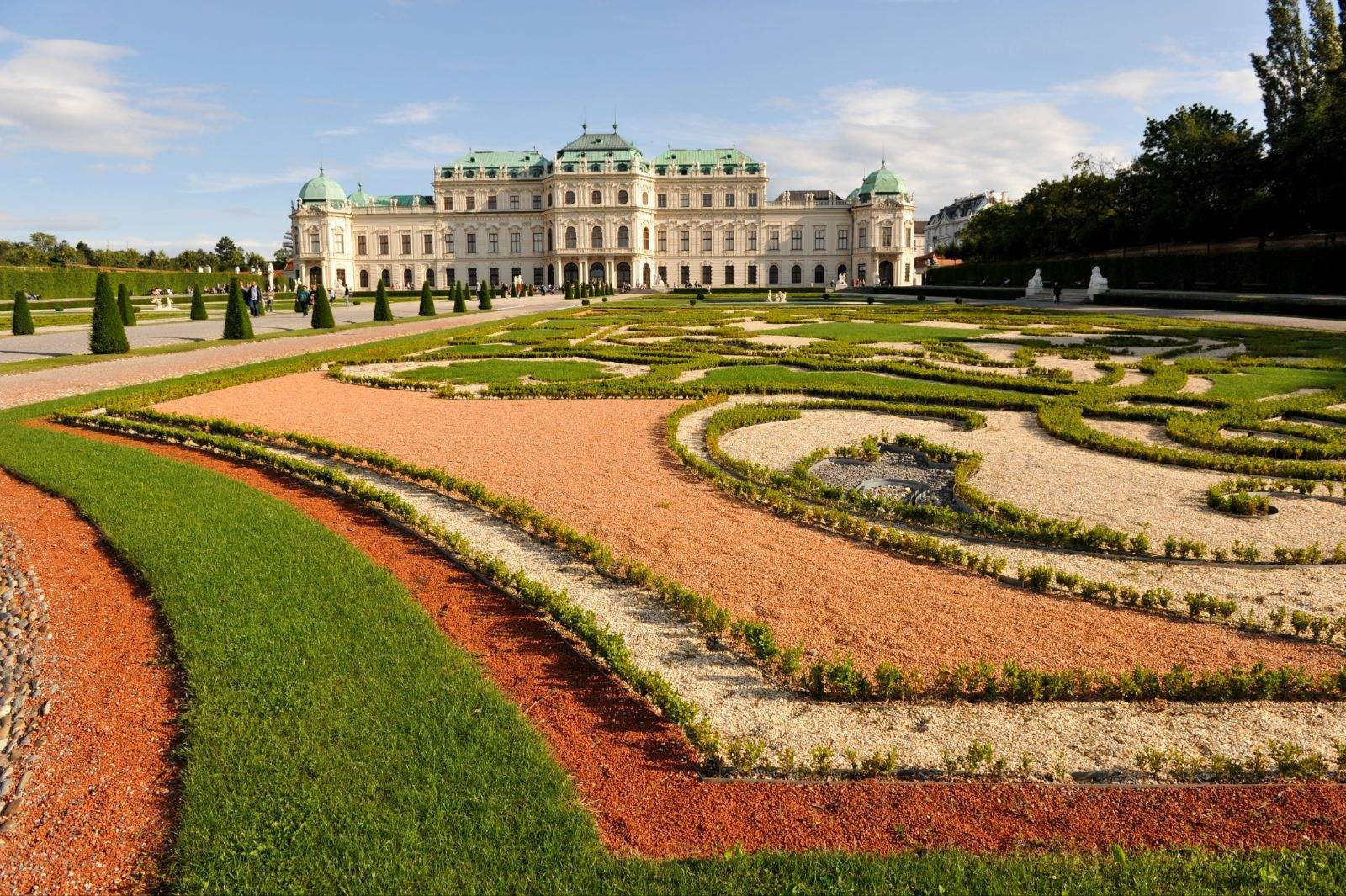 1533799808850749.jpg 移民奥地利,满足你的所有移民需求