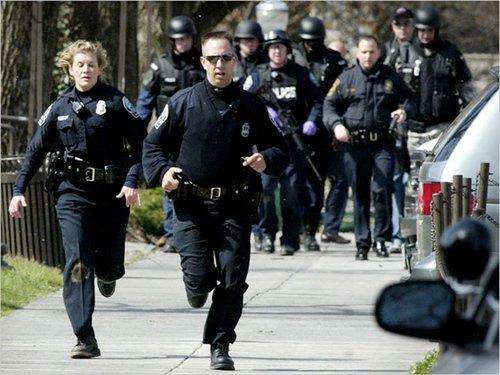 对不起,你们不主动放弃美国国籍,那只有开除你们! 对不起,你们不主动放弃美国国籍,那只有开除你们!