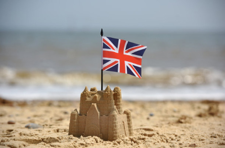 英国200万镑投资移民政策突然关停？移民11来辟谣！