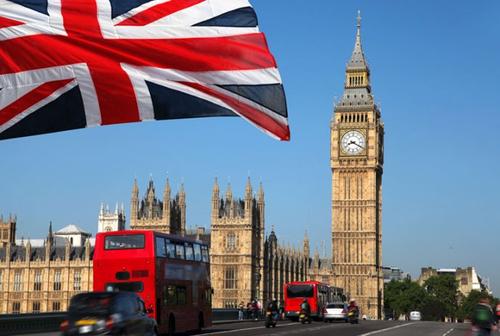 脱欧后英国护照近30年首次改版，重启标志性蓝金两色