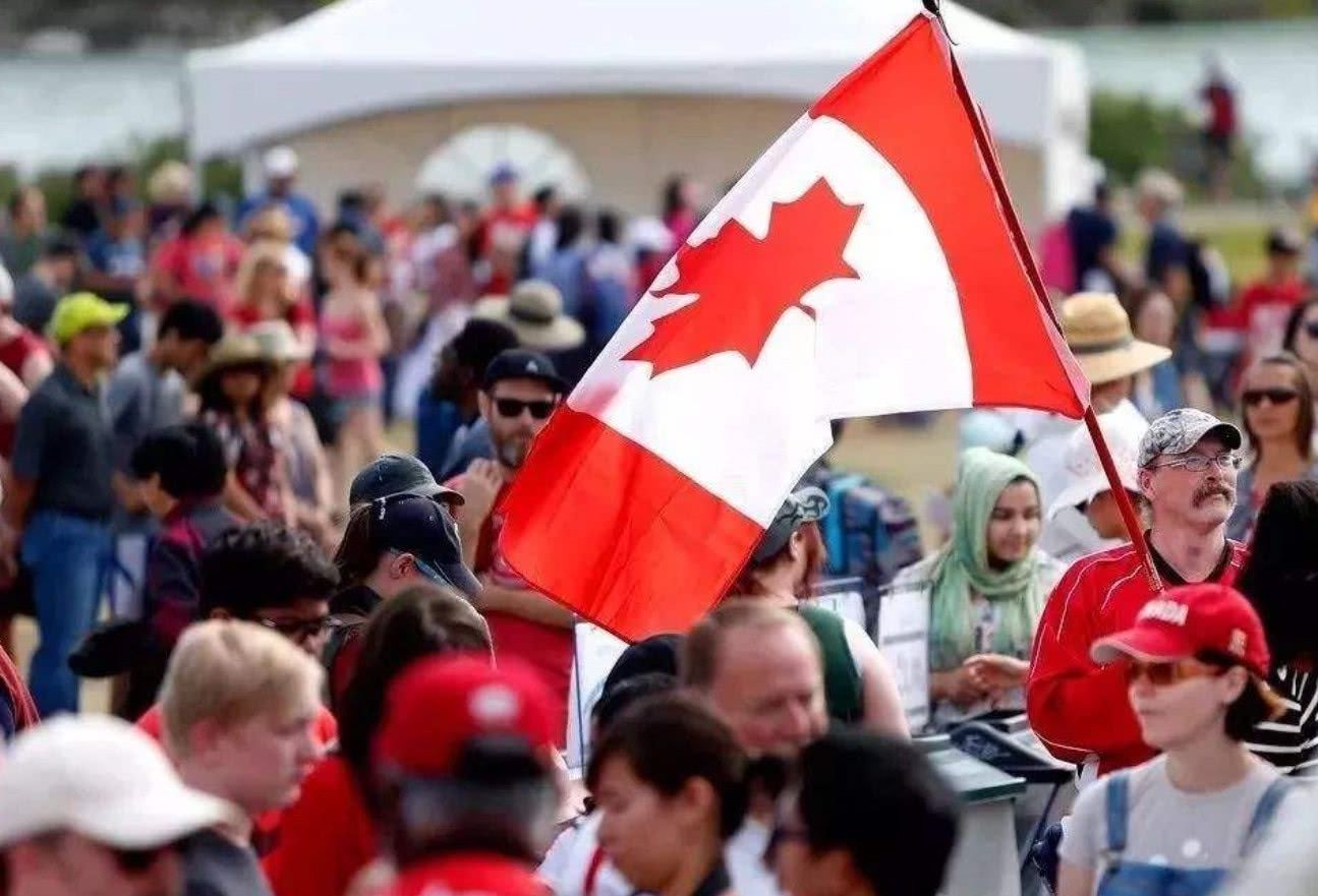 2023年，今年2月份加拿大收到的永久居留申请急剧下降。