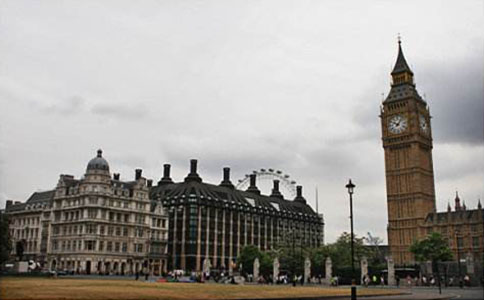 175.jpg 英国留学选择管理学优势有哪些