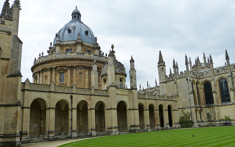 296.jpg 英国留学,关于一学期出勤率的相关知识