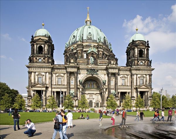 1501665384641145.jpg 柏林最好的学校是柏林音乐学院吗?