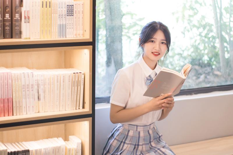 英国英国约克大学上硕士花费一年多少？