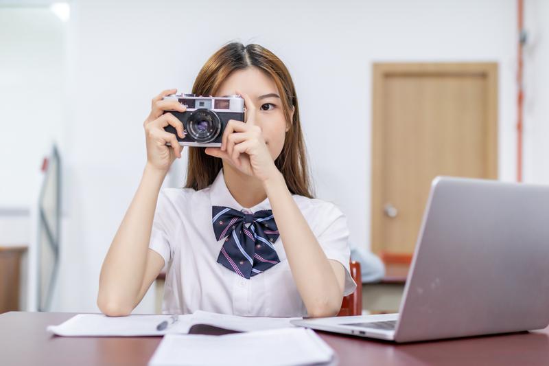 西班牙圣帕布洛大学2022年的qs世界大学排名是第几位？