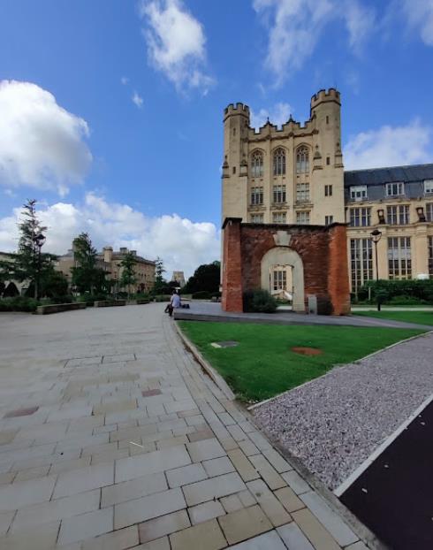 英国预科开学时间在每年几月份