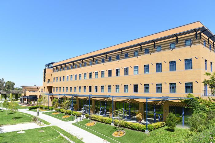 加州大学欧文分校申请条件